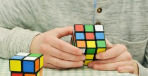 30代で借金を抱える家族にバレない対策は？