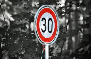 30代の夫が借金を抱えた場合、どうするべき？